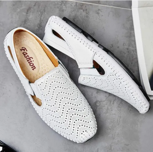 Mocassins en Cuir pour Hommes Chaussures de Conduite Légères Perforées et Respirantes Chaussures de Bateau Plates Mocassins Extérieur Blanc 38/39 EU